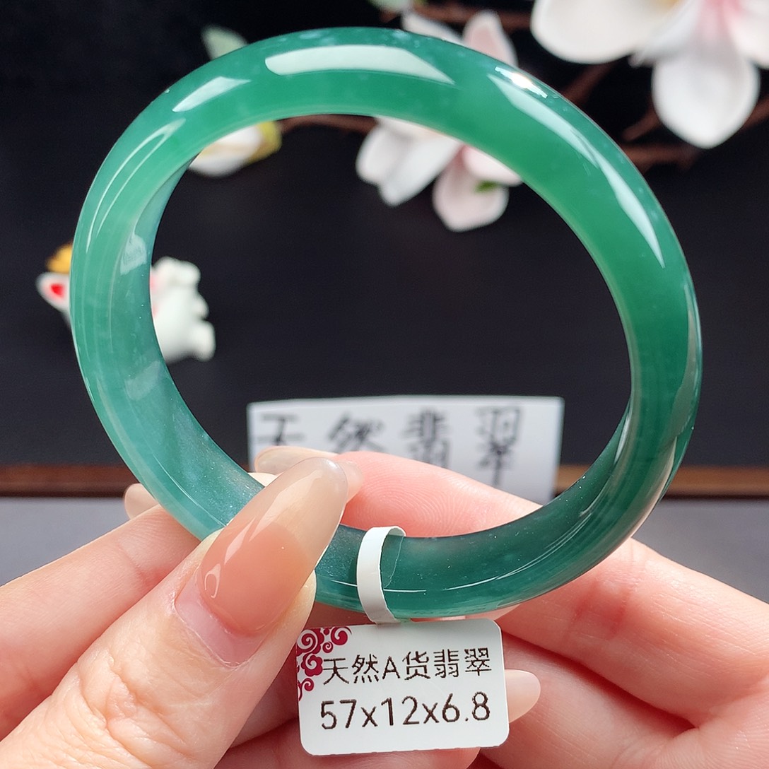 翡翠手镯（圆镯）未镶嵌
