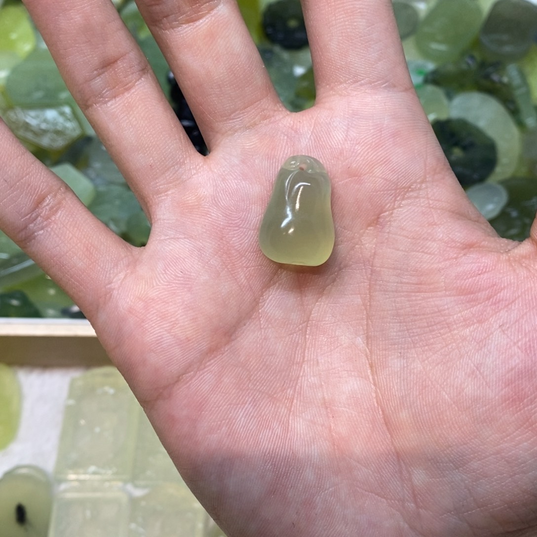 岫玉未镶嵌吊坠(不含链)