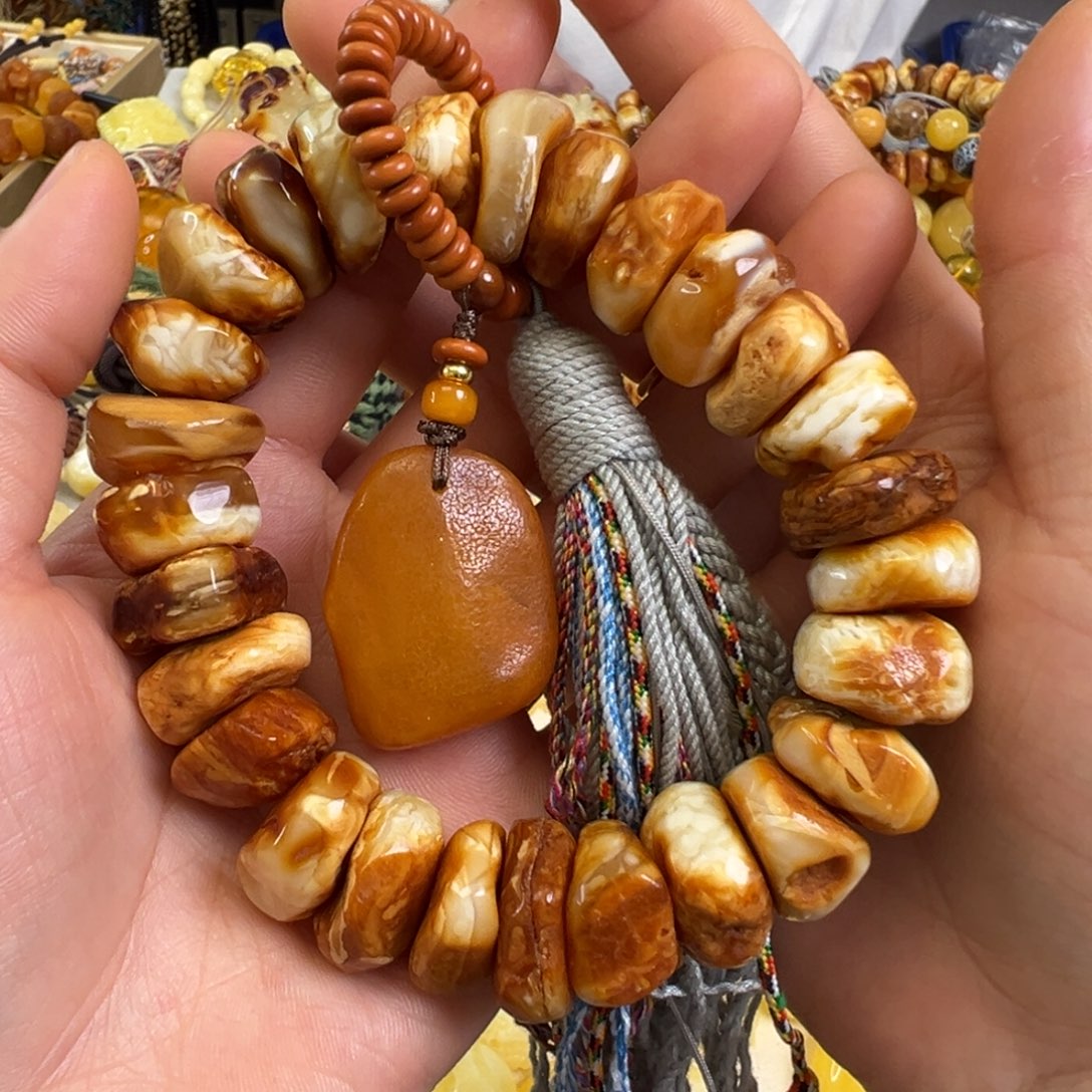 未镶嵌蜜蜡裸石蜜蜡