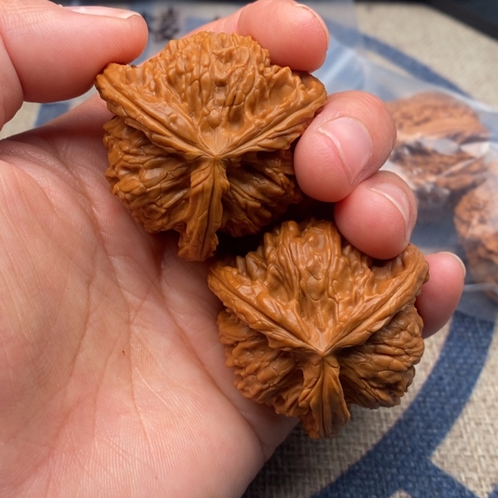 吊坠文玩核桃牛*果三棱