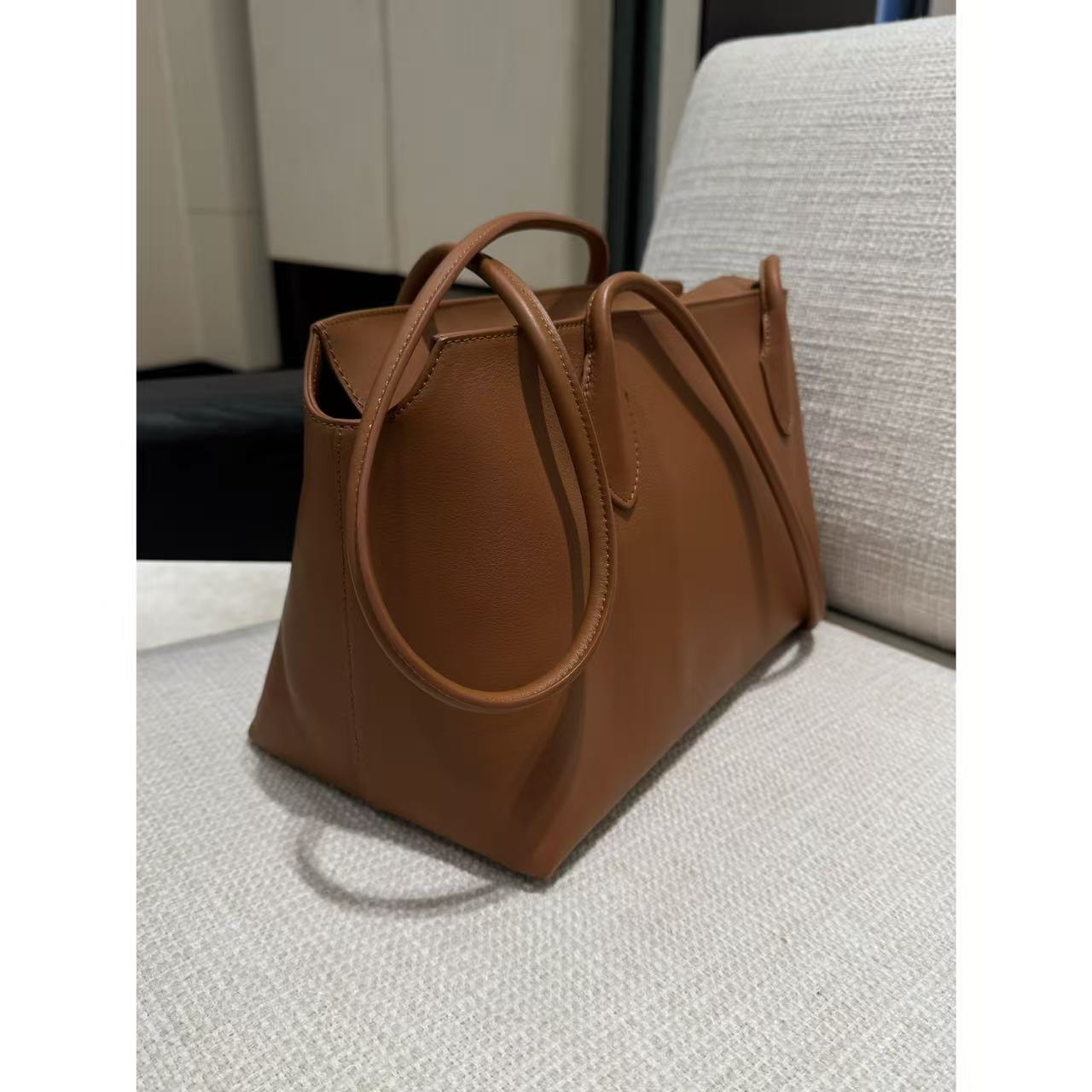 手提款工装风纯色扣式单肩包潮流托特包单根B44016