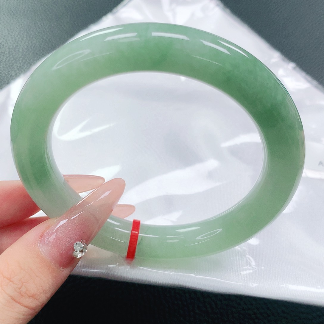 翡翠未镶嵌手镯57圈