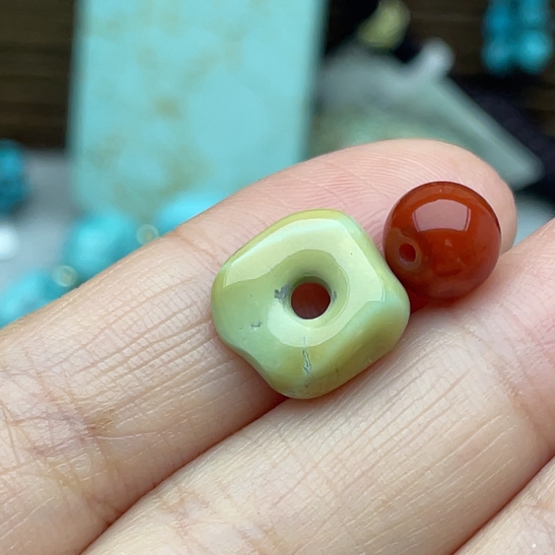 南红玛瑙未镶嵌珠宝奇石