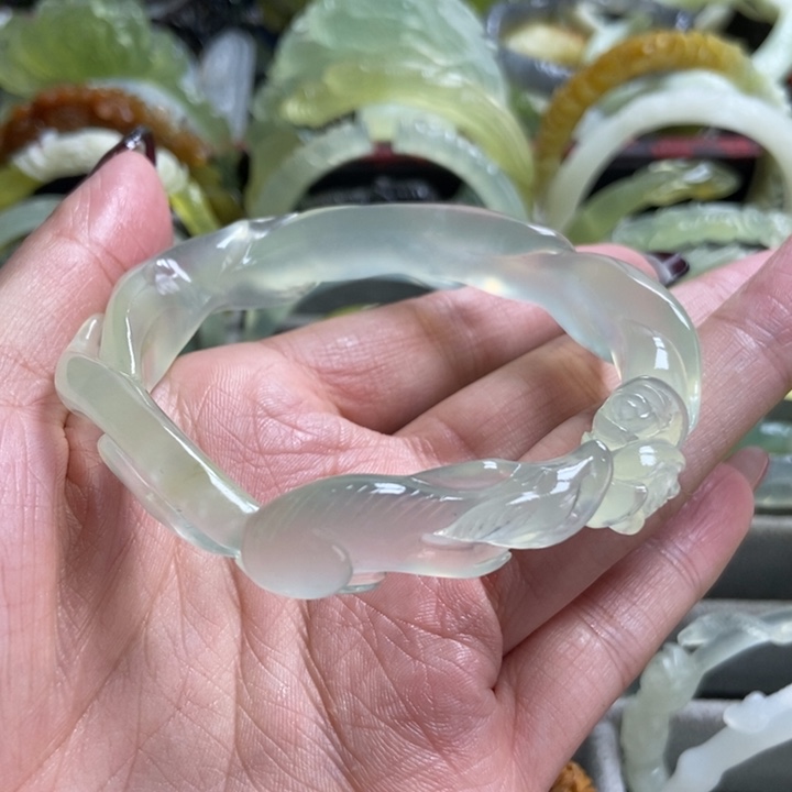 蛇纹石玉手镯未镶嵌