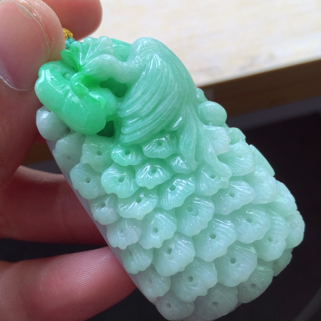 翡翠颈饰未镶嵌吊坠