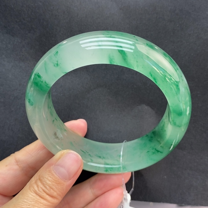 巧***糕石英质玉未镶嵌手镯