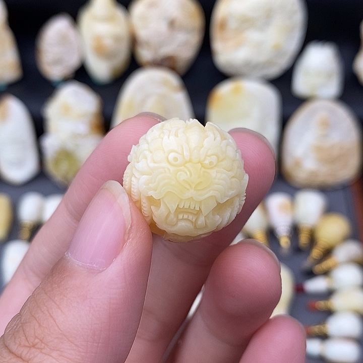 未镶嵌琥珀裸石21龙珠b775