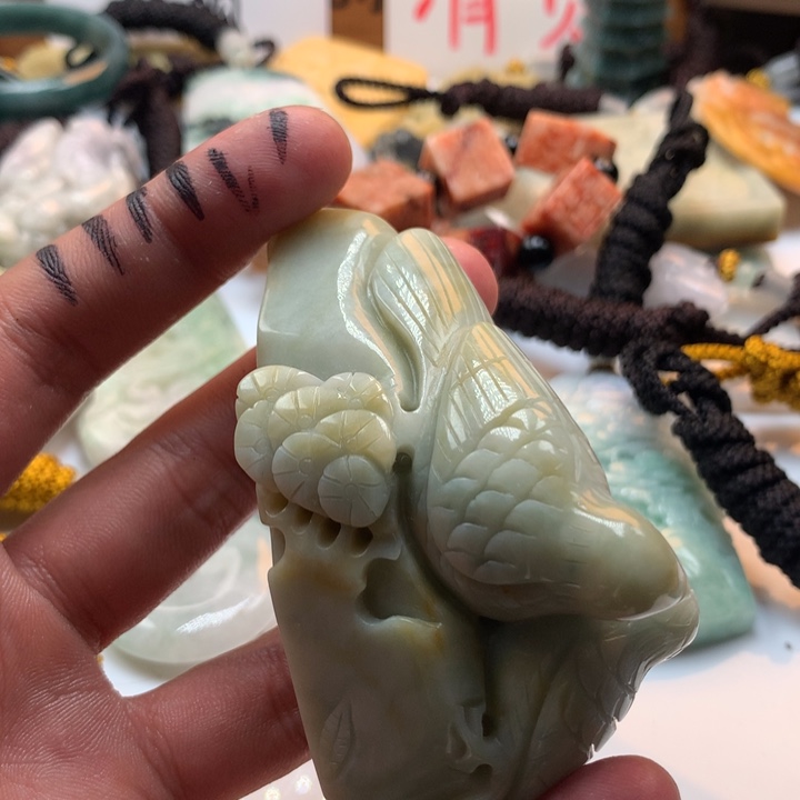 翡翠未镶嵌颈饰保真天然a货翡翠