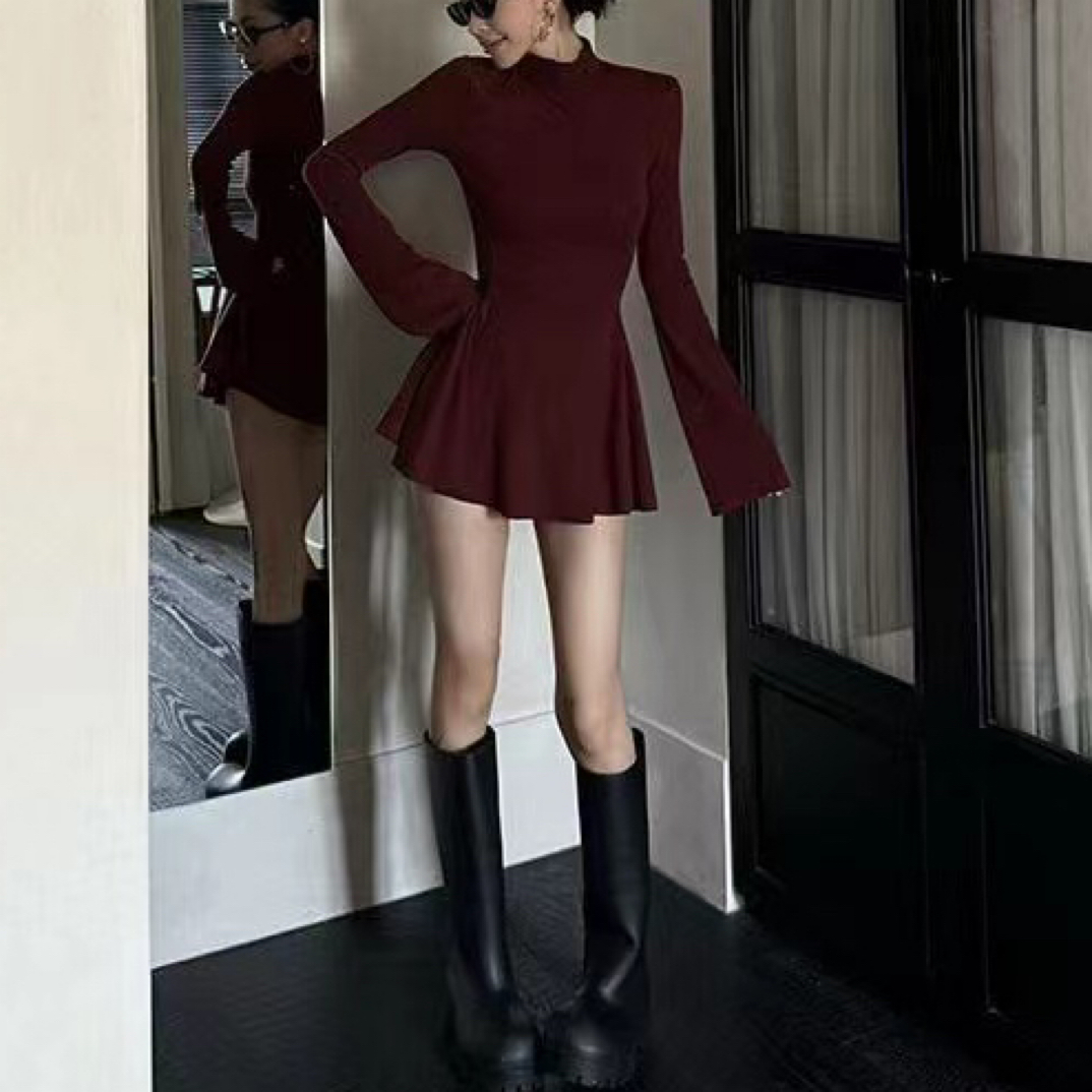 【月姐家】高领针织长袖连衣裙女秋冬新款设计感修身显瘦短裙子