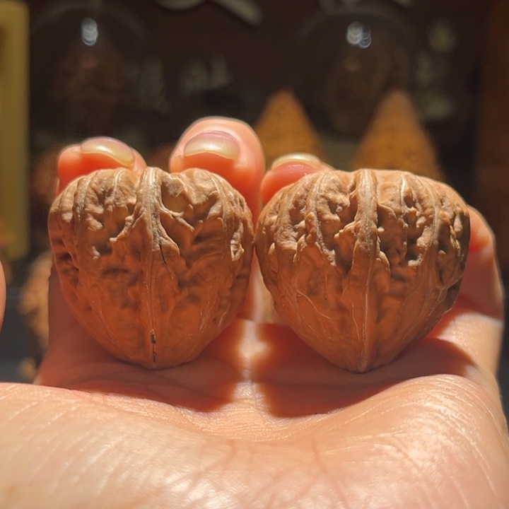 用***9文玩核桃吊坠闷尖草莓66