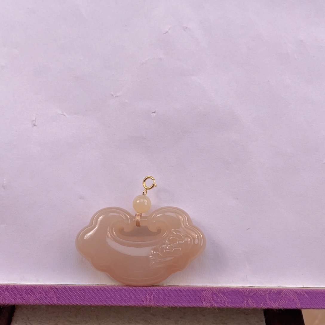 和田玉吊坠(不含链)18K金镶嵌小**鹿