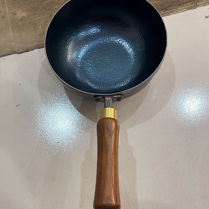 小***^熟铁22烤蓝奶锅微瑕特价不退换