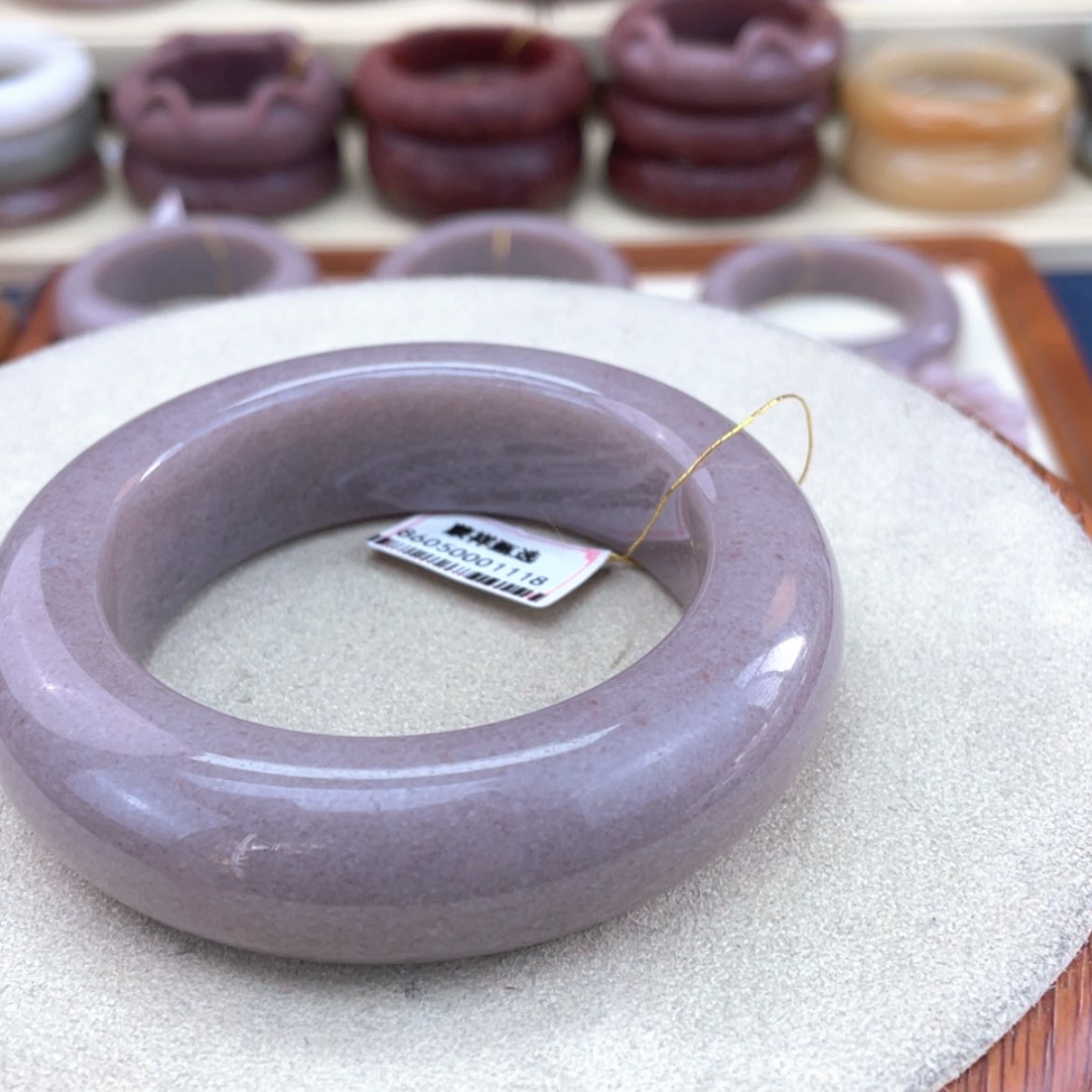 【闪购商品】石英质玉手镯未镶嵌奶**买