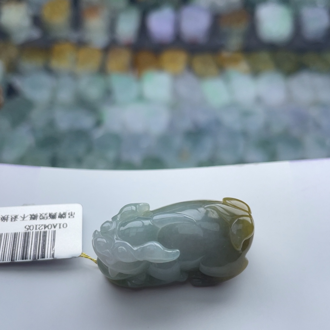 翡翠未镶嵌颈饰貔貅