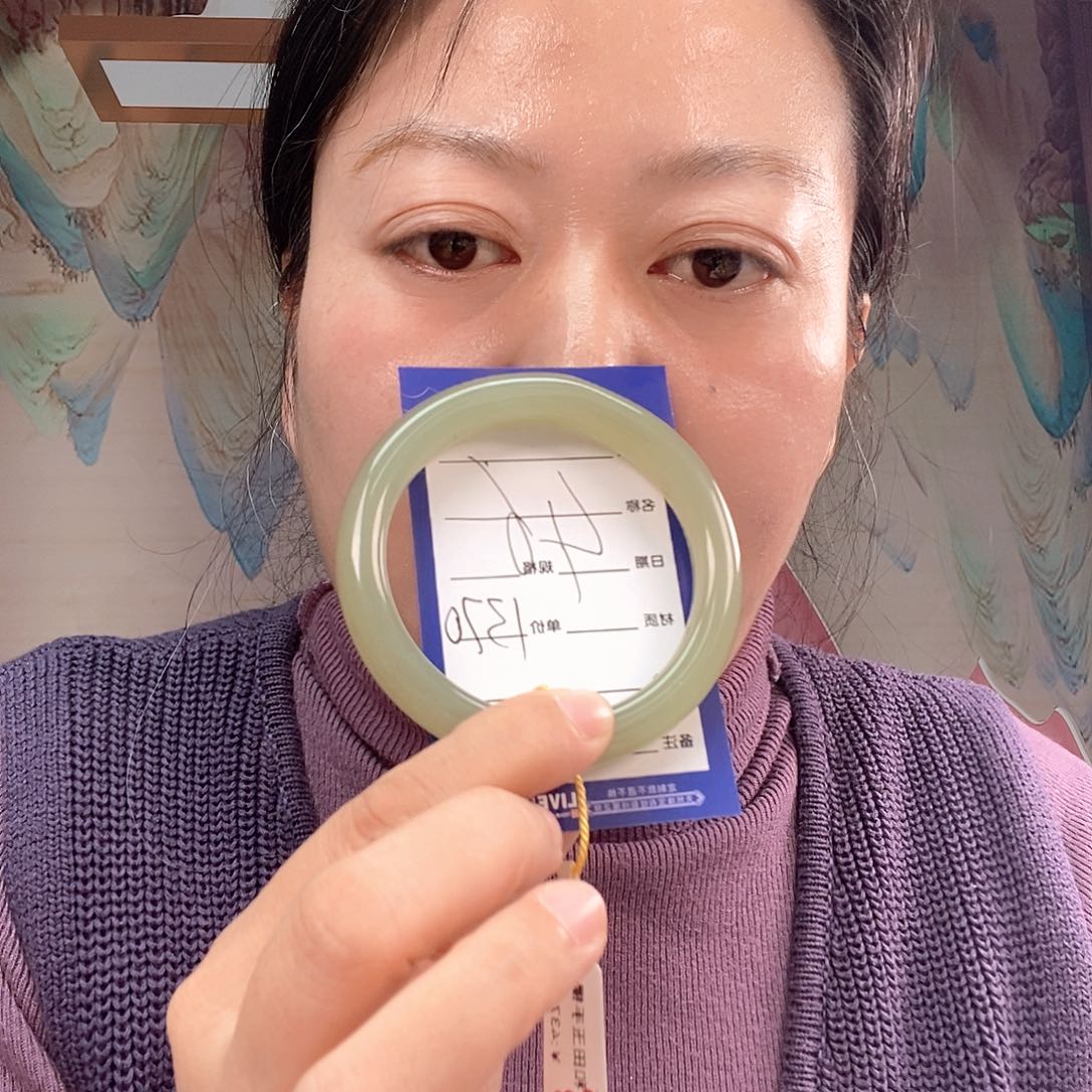 和田玉手镯未镶嵌春*