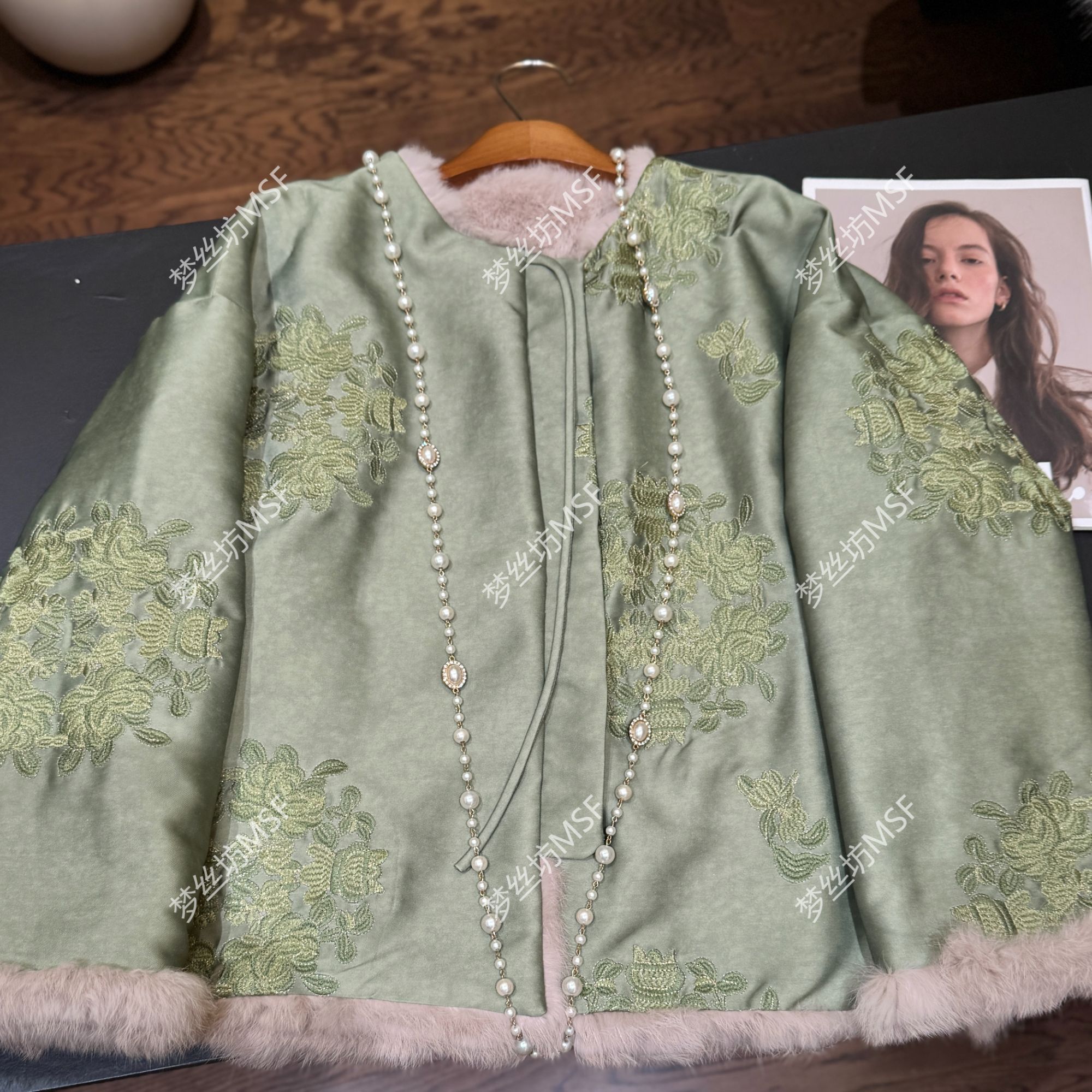 新中式重工蝶恋花刺绣提花拼接皮草双面双穿外套2025冬季兔毛