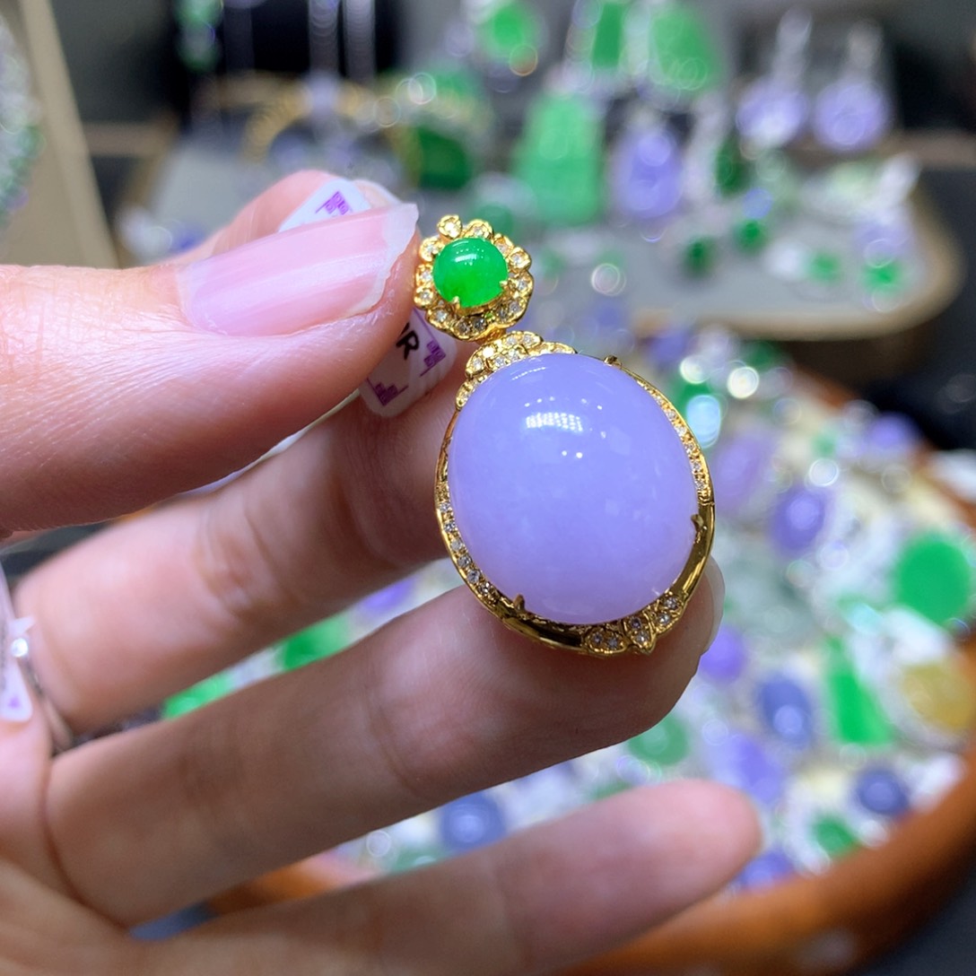 【闪购商品】翡翠颈饰18K金镶嵌翡翠吊坠项链