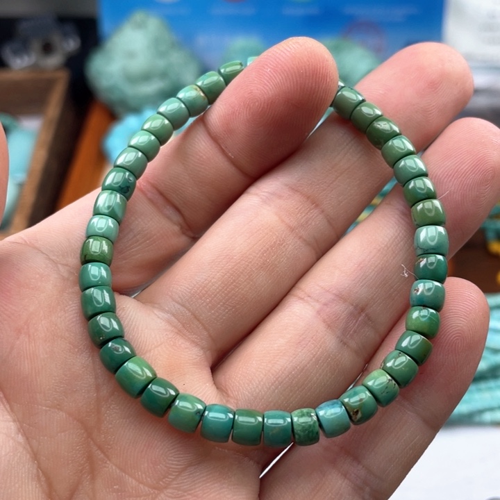绿松石颈饰未镶嵌