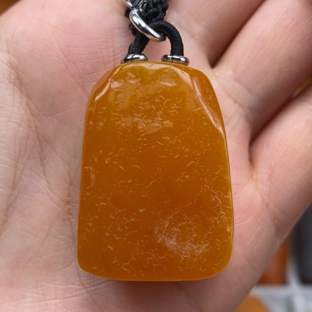 琥珀吊坠(赠链)未镶嵌