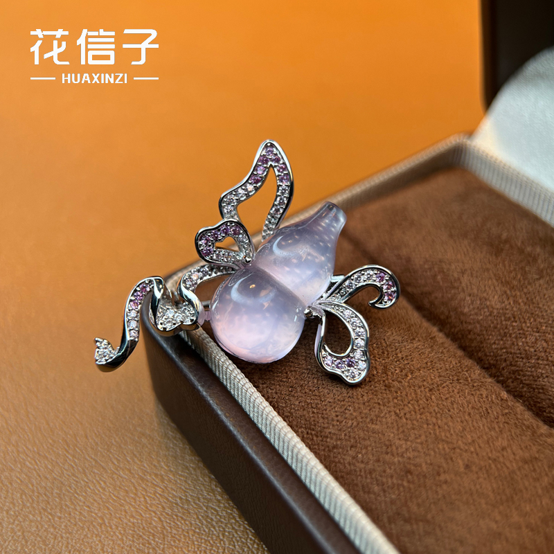 铜合成锆石胸针 5666 飘带粉葫芦 梦幻仙女小众少女西装胸花领花