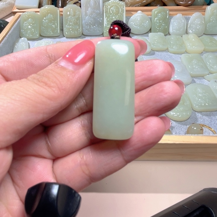 未镶嵌和田玉（糖玉）珠宝半成品