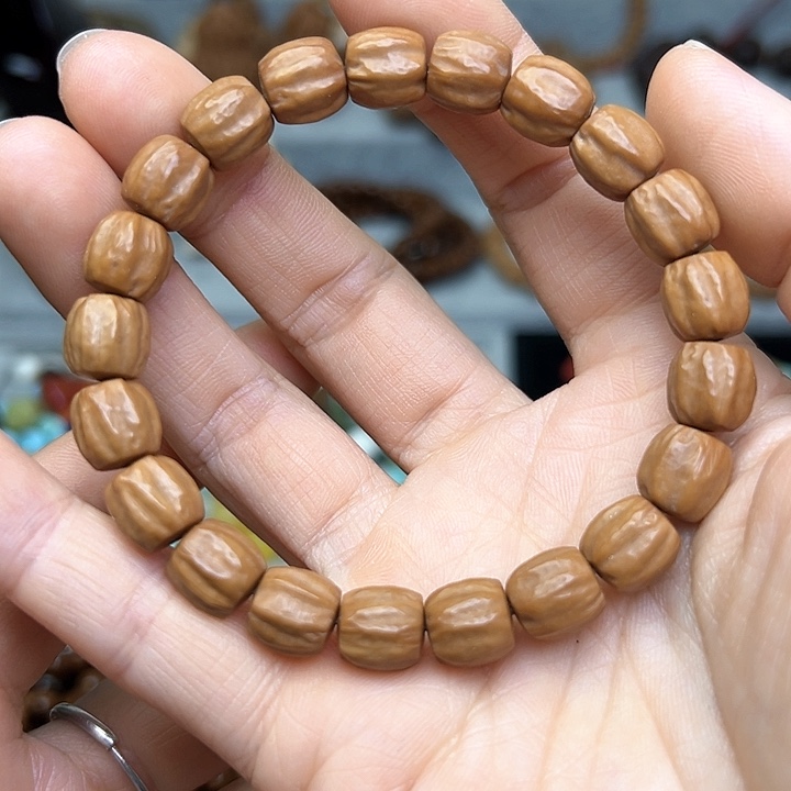 猴头核桃吊坠9.6m m百香单圈