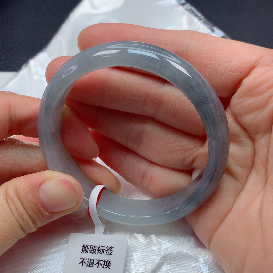 翡翠手镯未镶嵌55圈
