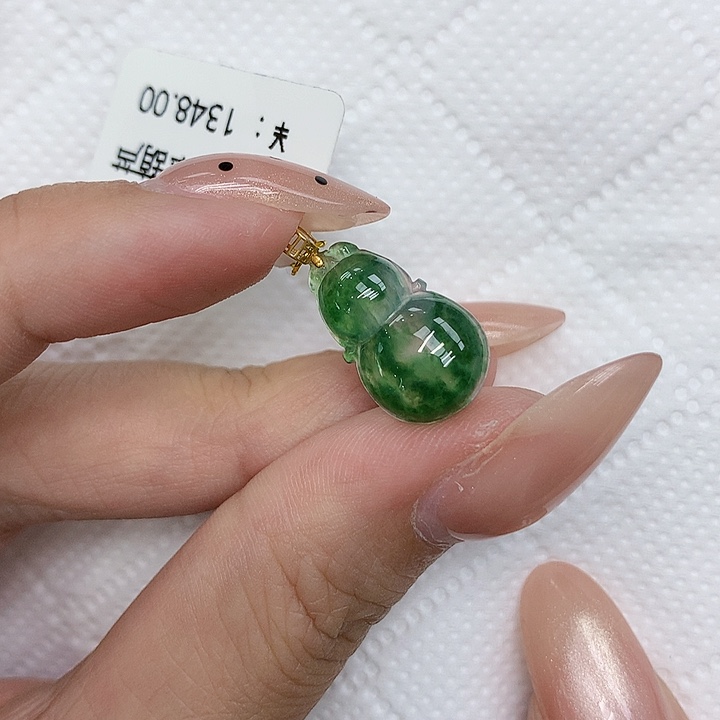 颈饰18K金镶嵌翡翠