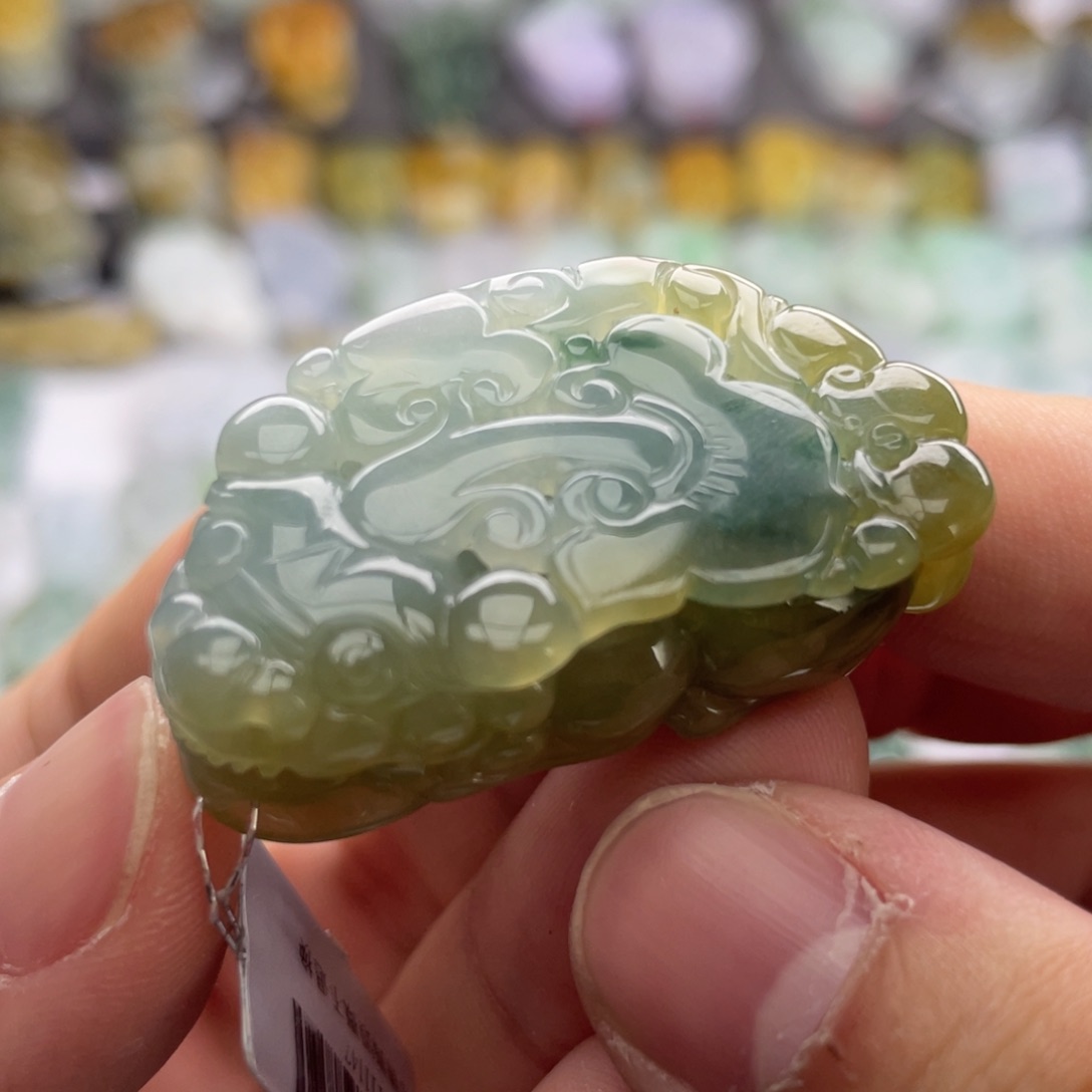 翡翠颈饰未镶嵌貔貅