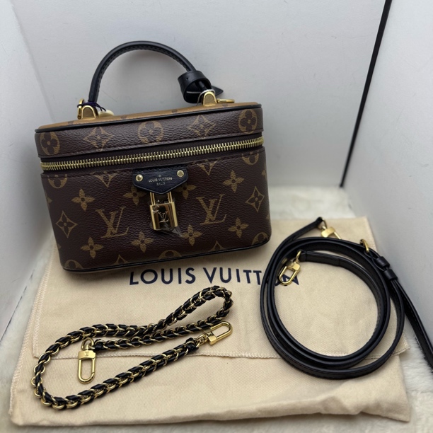 99新 LouisVuitton/路易威登 新款老花窄版小号化妆盒（芯片款）
