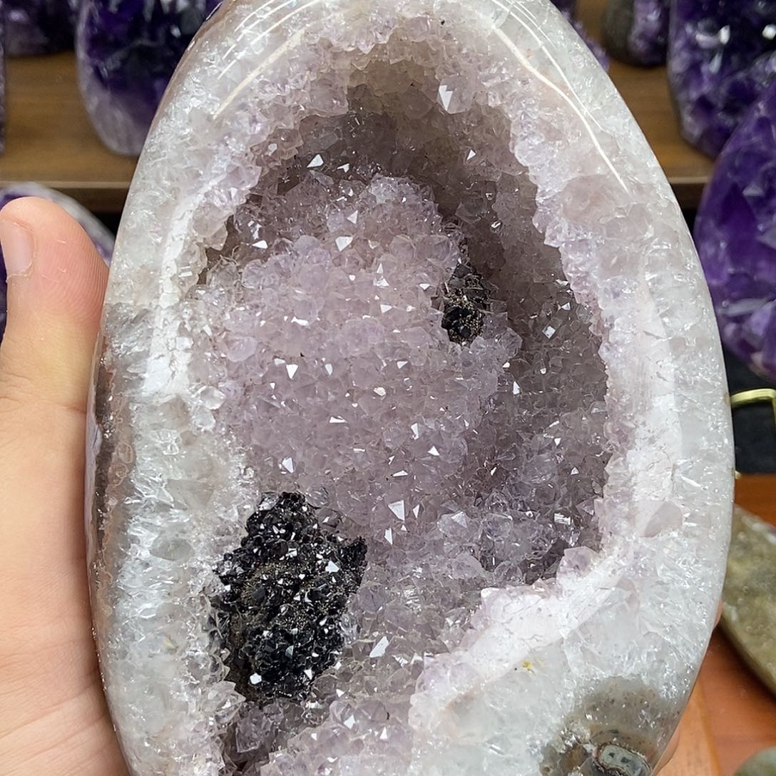 紫晶未镶嵌大型摆件（非配饰）