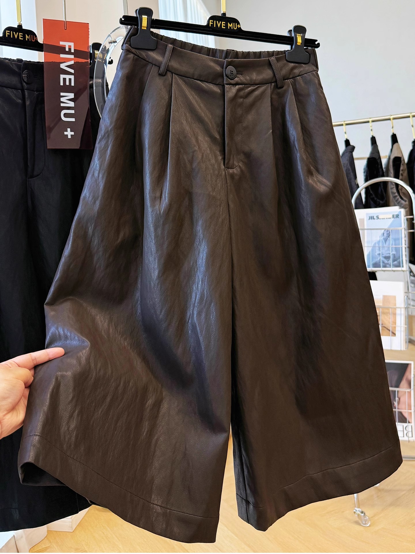 高级感巨好看松紧腰A字宽松阔腿裤女秋季复古休闲七八分裤PU皮裤