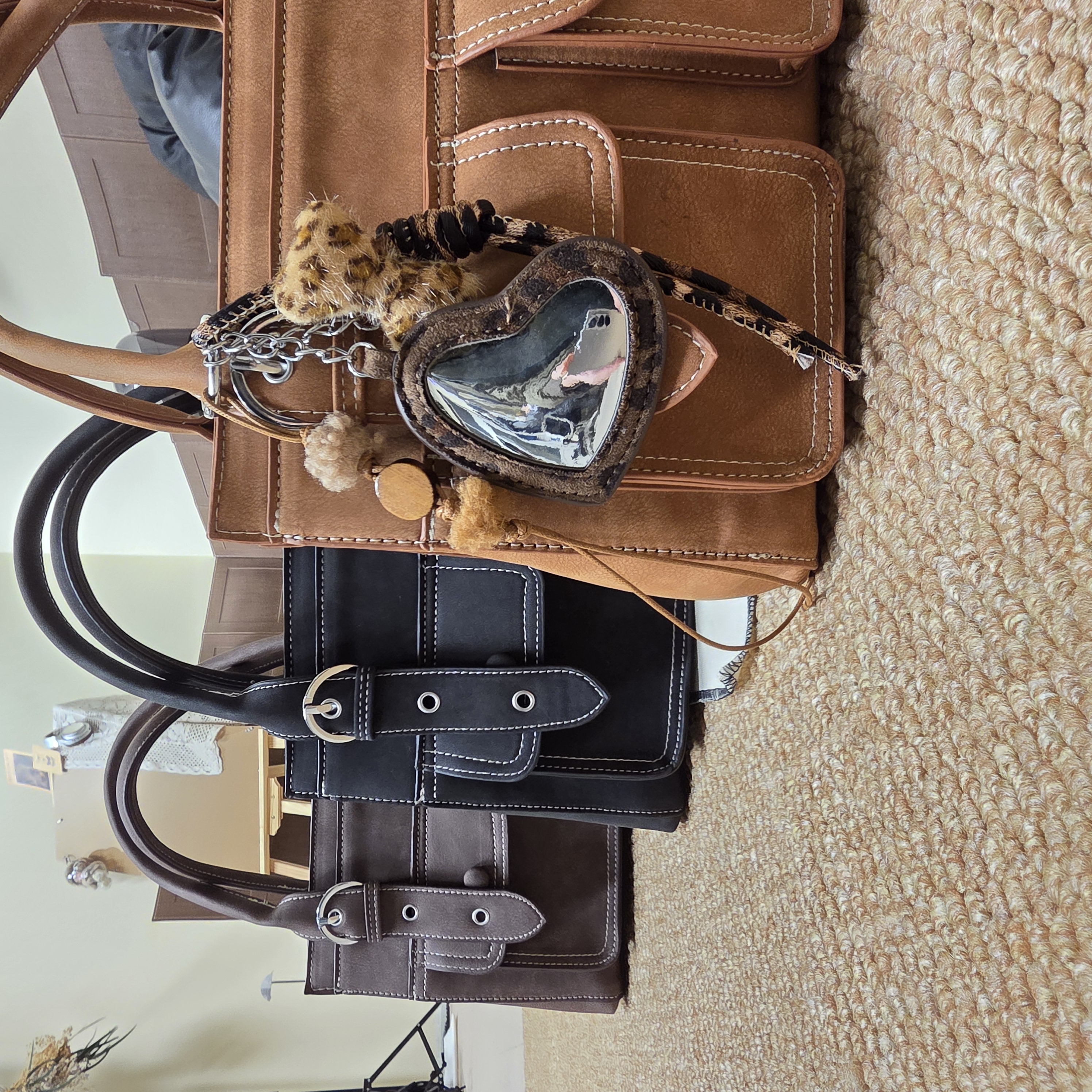 小众设计多口袋邮差包斜挎包单肩手提通勤美拉德新款包包复古