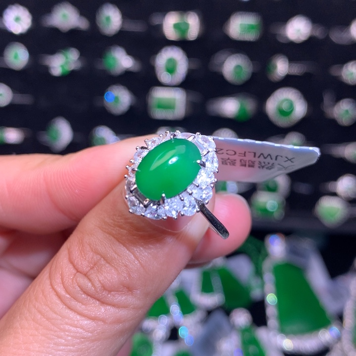 【闪购商品】翡翠银S925镶嵌吊坠(不含链)天然翡翠