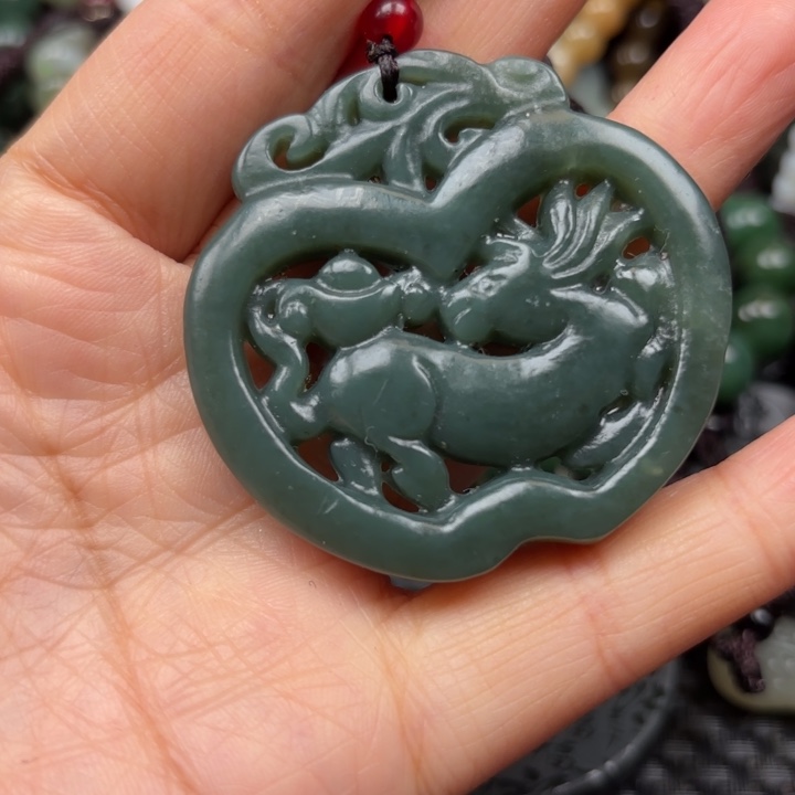 和田玉颈饰未镶嵌