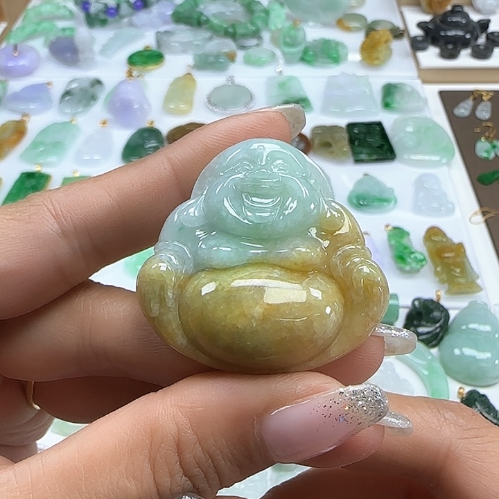 翡翠颈饰未镶嵌肚里藏金佛