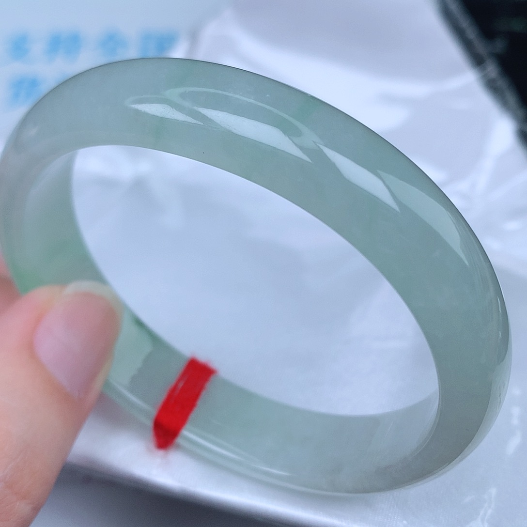 翡翠手镯（贵妃镯）未镶嵌天然