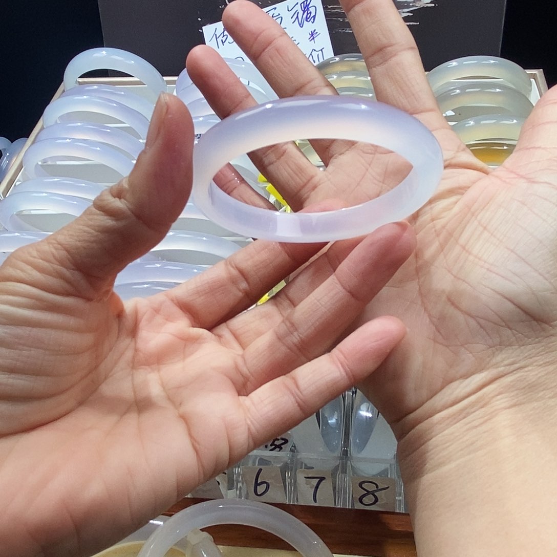 玛瑙/玉髓手镯未镶嵌54.6有水线