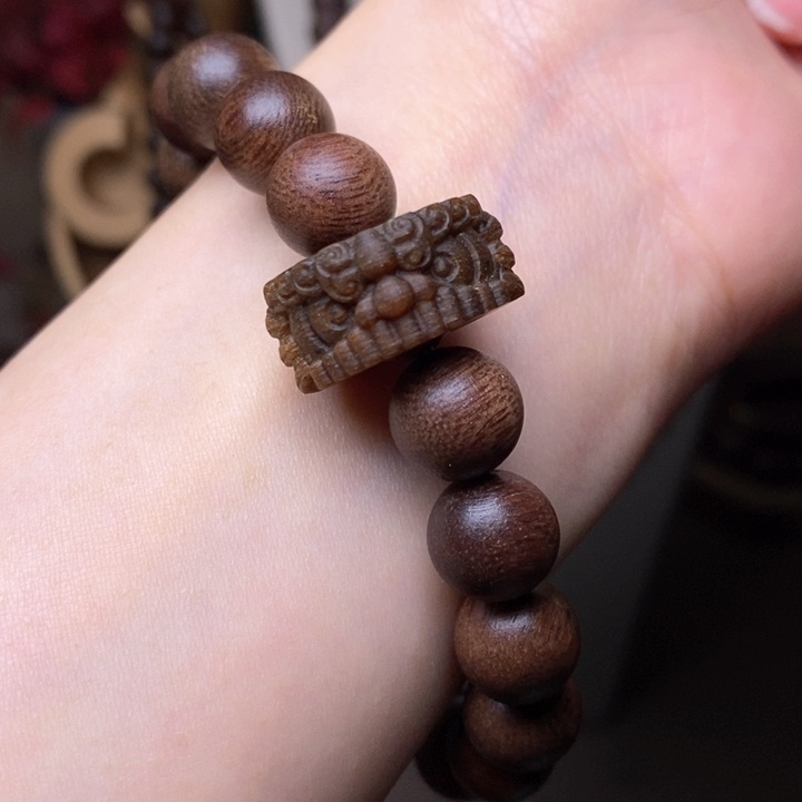 沉香手串越南富森红土帝王玉化1.0+醒狮沉香木雕