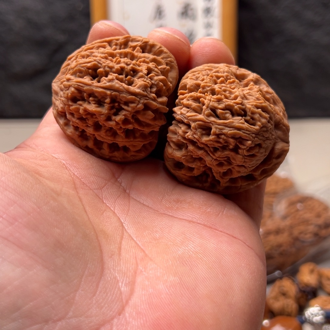 王***饿把件文玩核桃南疆43色差有黄