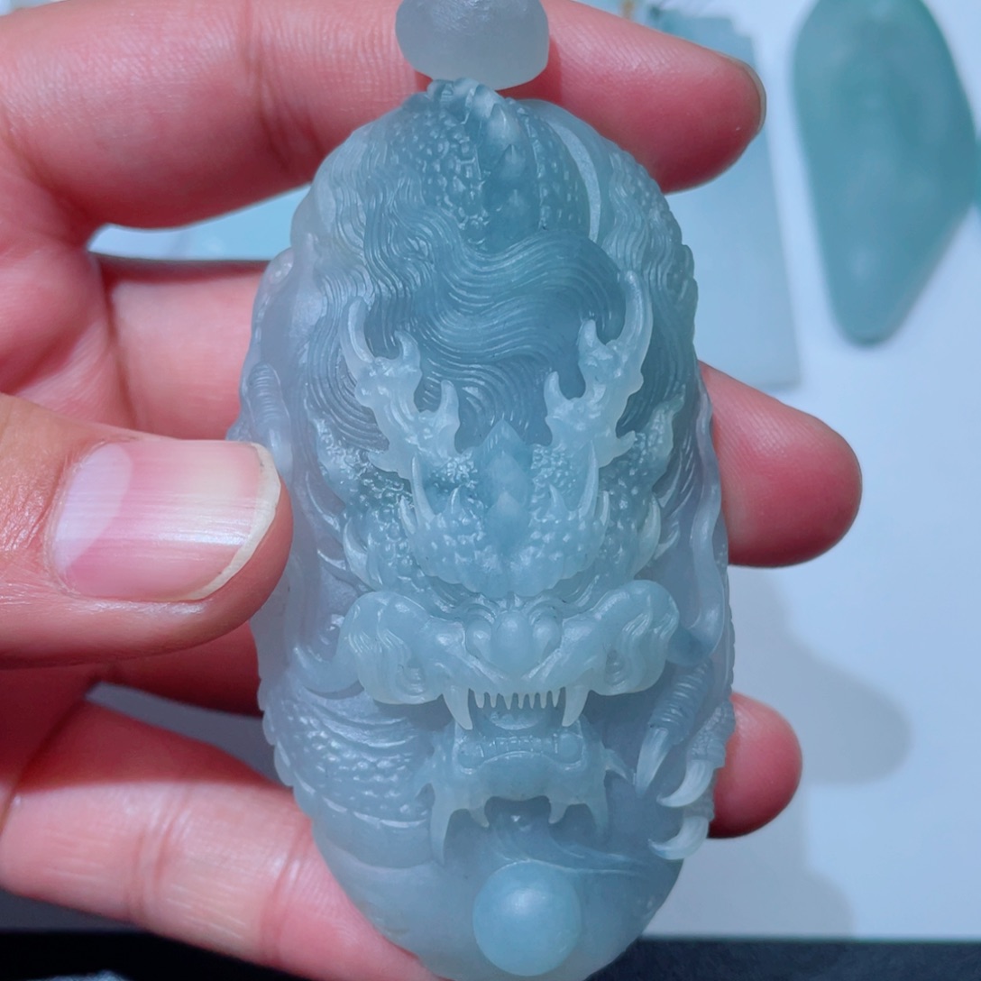 定制翡翠未镶嵌龙牌