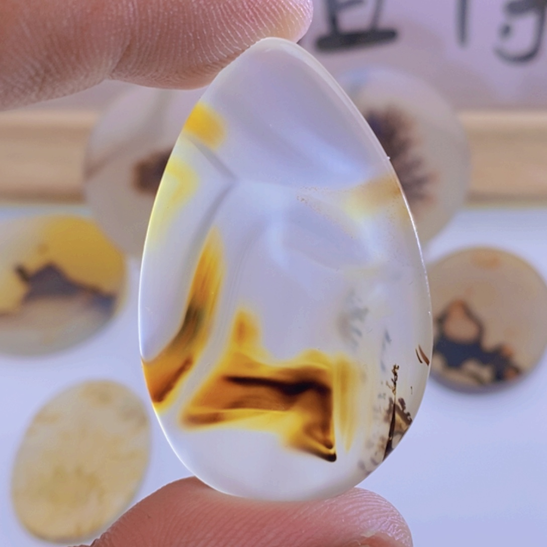 玛瑙/玉髓颈饰未镶嵌