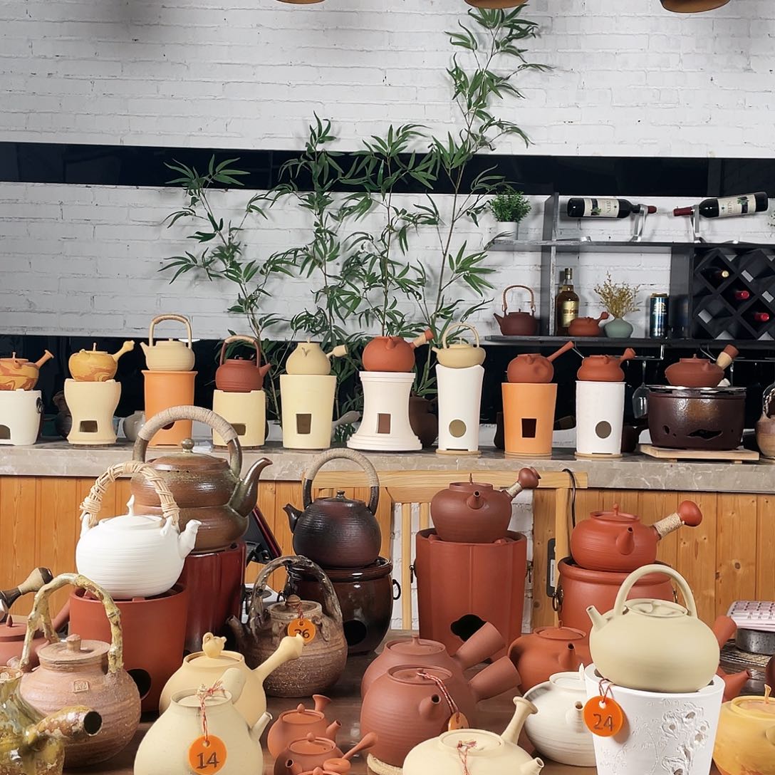 兴***店硬质氧化铝600cc居家户外听泉壶