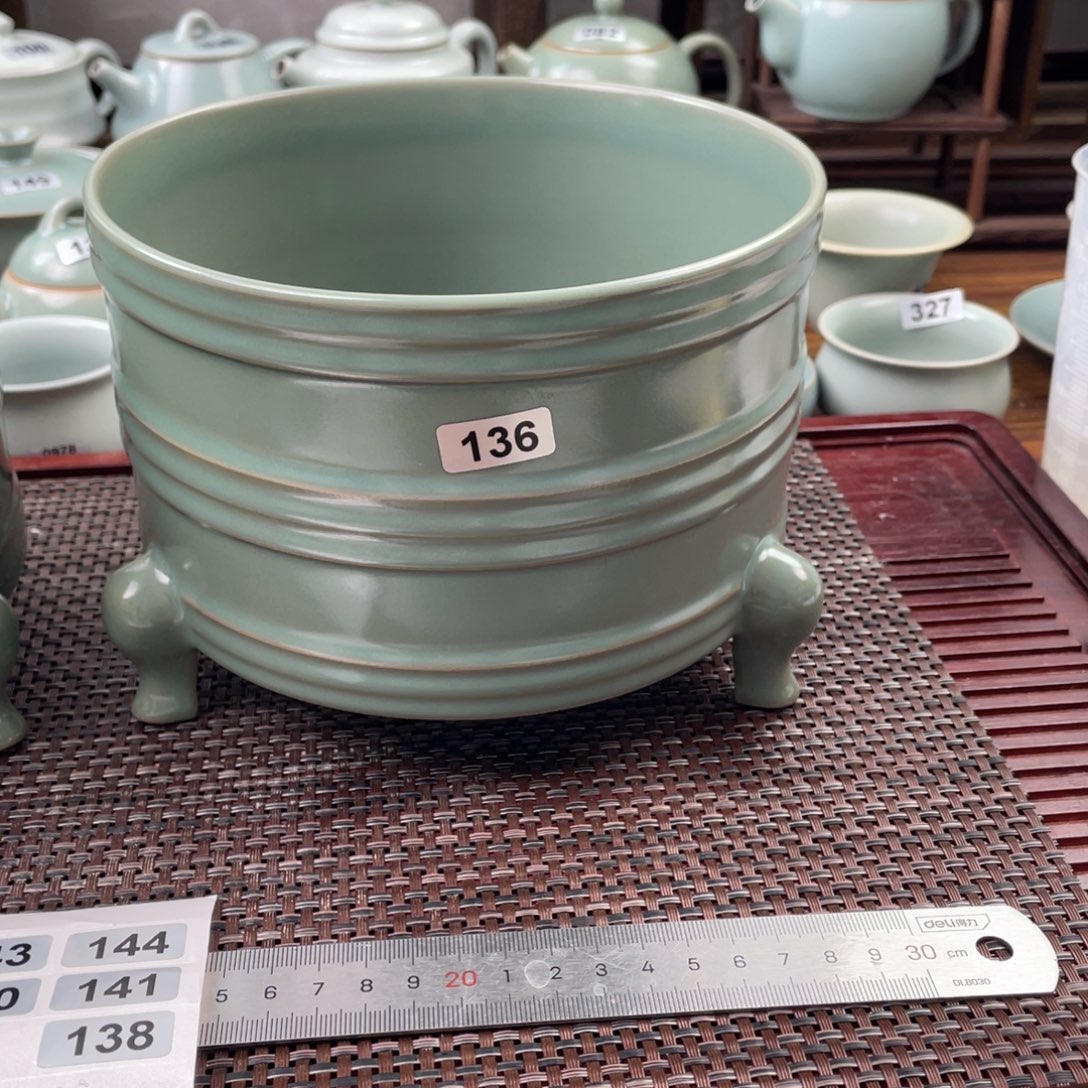 红***.陶瑕疵136号……………哈哈哈哈&