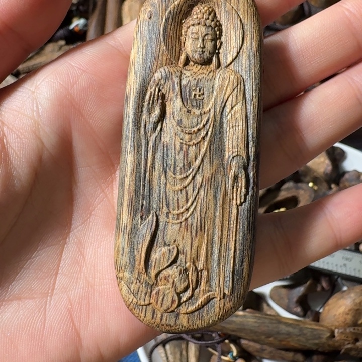 用***4沉香碎屑沉香金沙叶九九沉奇楠沉香雕刻15.9g