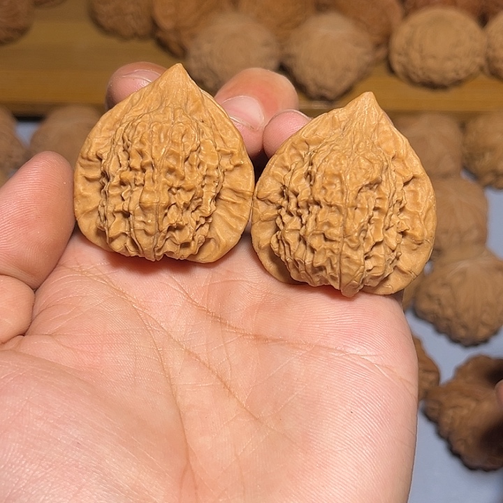 文玩核桃把件37全品牛逼原生态黑桃A 朱雀