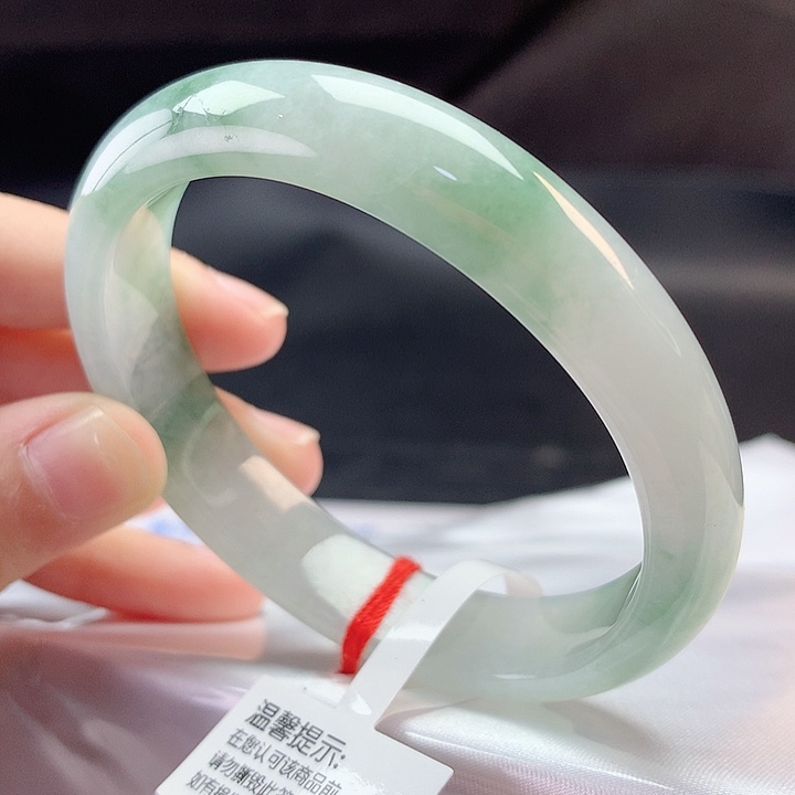 翡翠未镶嵌手镯53贵妃