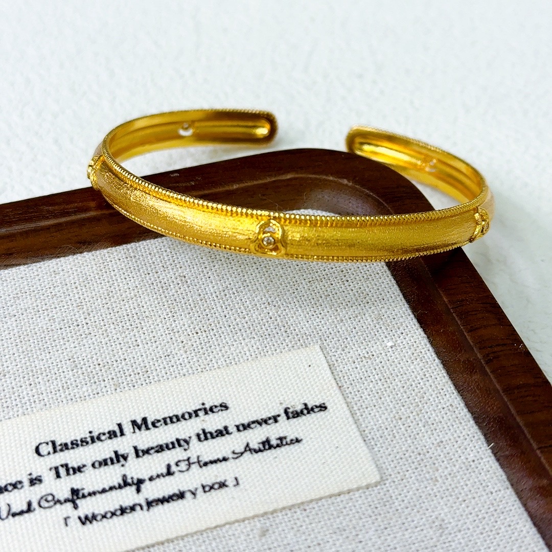  葫芦点钻开口手镯-412