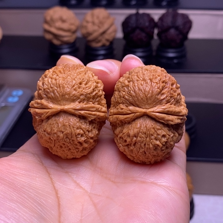 初***变把件文玩核桃麒麟元宝32