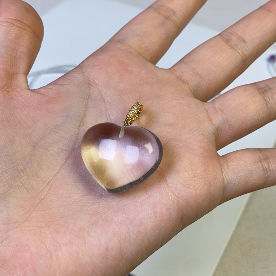 项链白水全净体 爱心单颗